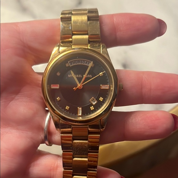 Michael Kors Gold Watch - Picture 1 of 4